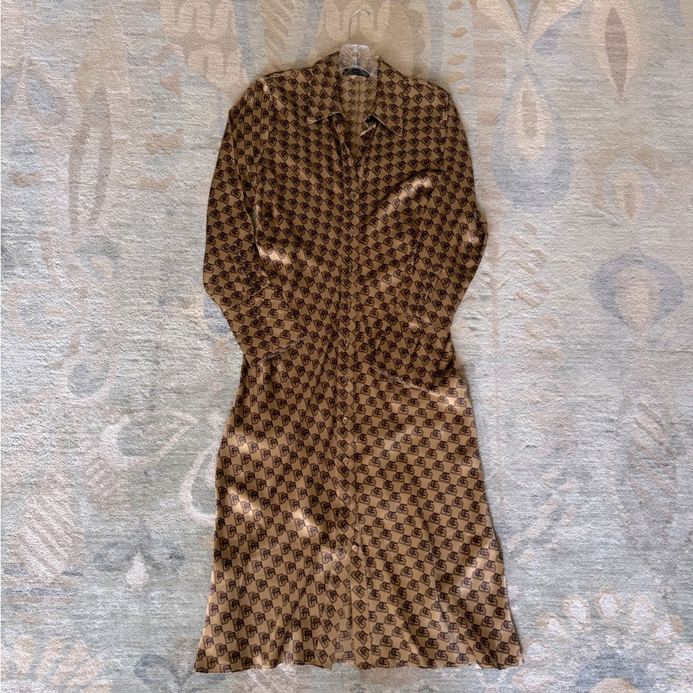 Banana Republic 100% Silk Dress in size M , Worn once !